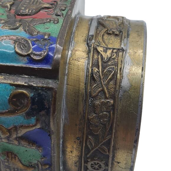 Vintage Chinese Enameled Brass Box Jar Embossed Figures & Cloisonné Enamel Lid - Picture 8 of 12
